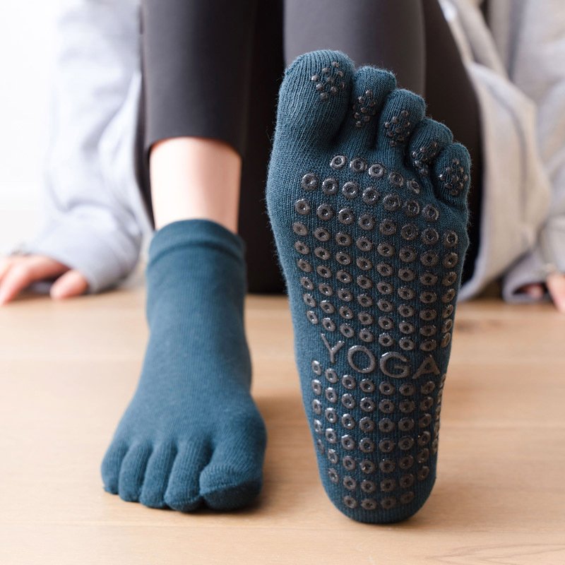 ถุงเท้าซิลิโคนกันลื่นสำหรับผู้ - Yoga Dance & Fitness Center Llc บทวิจารณ์และราคา